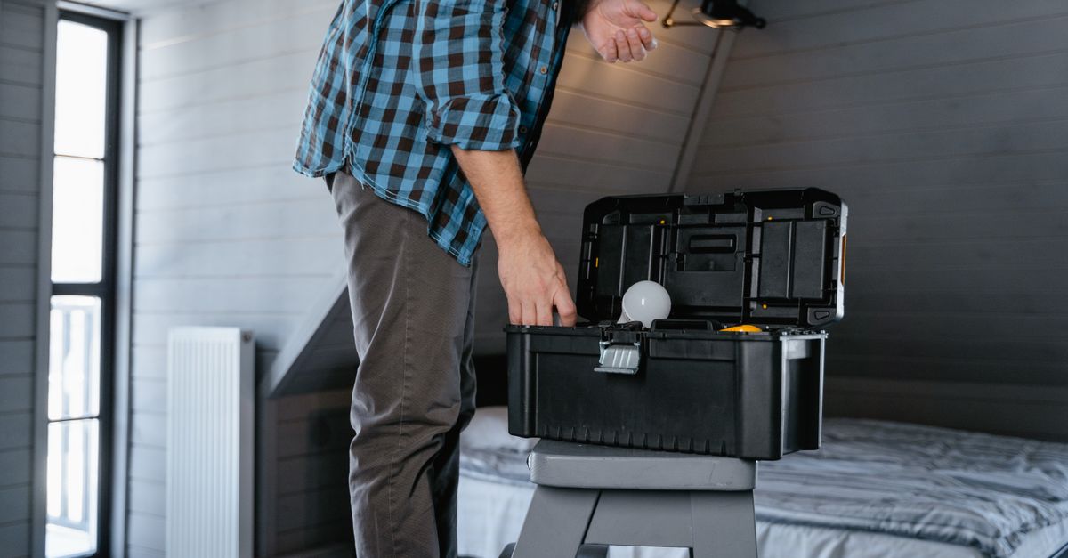 technician toolbox house entrance — Expert Pro Locksmith