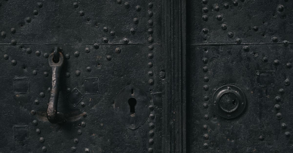 front door lock key — Expert Pro Locksmith