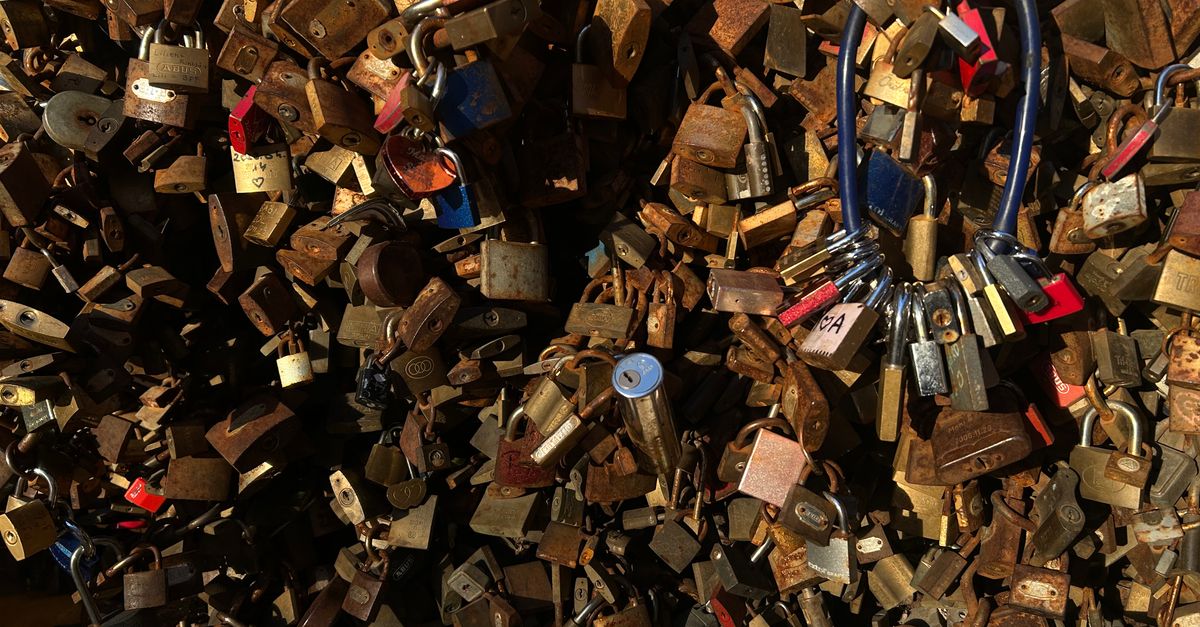 locksmith shop keys — Expert Pro Locksmith